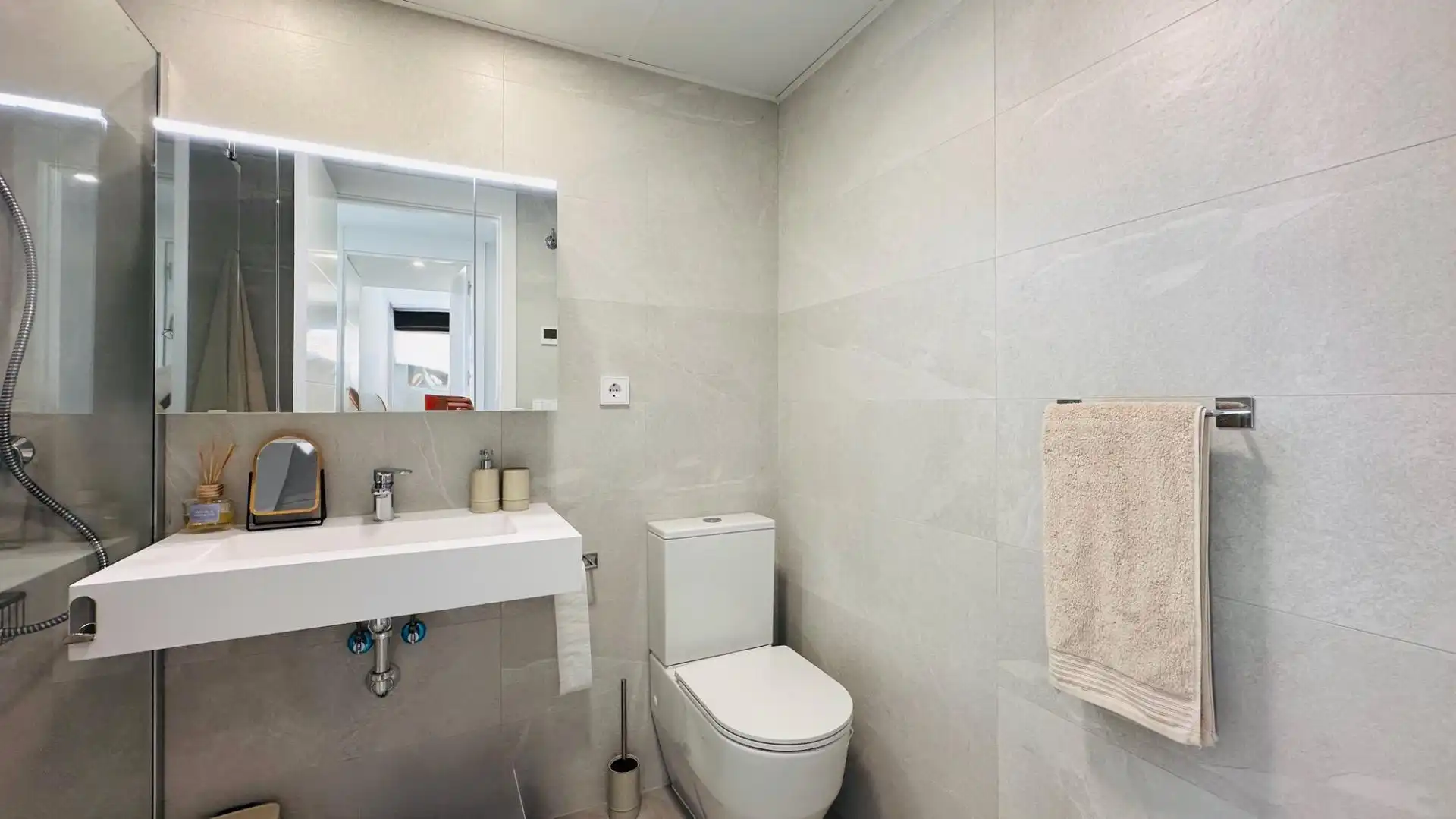 Bathroom of Apartments for rent in Finestrat  with Air Conditioner, Heating and Private garden