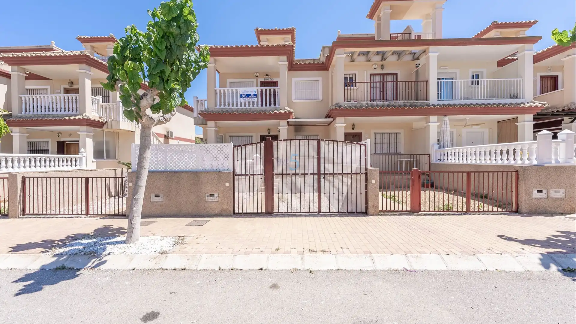 Vista exterior de Piso en venta en San Pedro del Pinatar con Terraza, Piscina y Amueblado