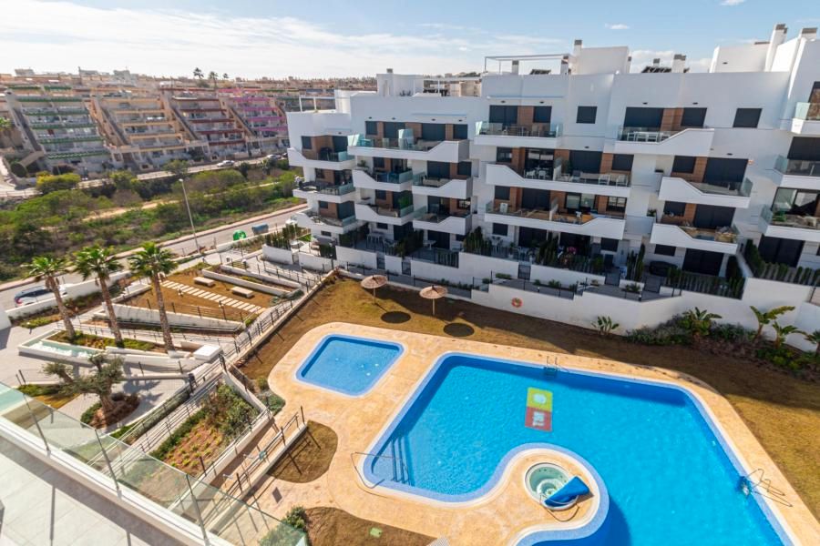 Exterior view of Attic for sale in Orihuela  with Air Conditioner, Terrace and Storage room