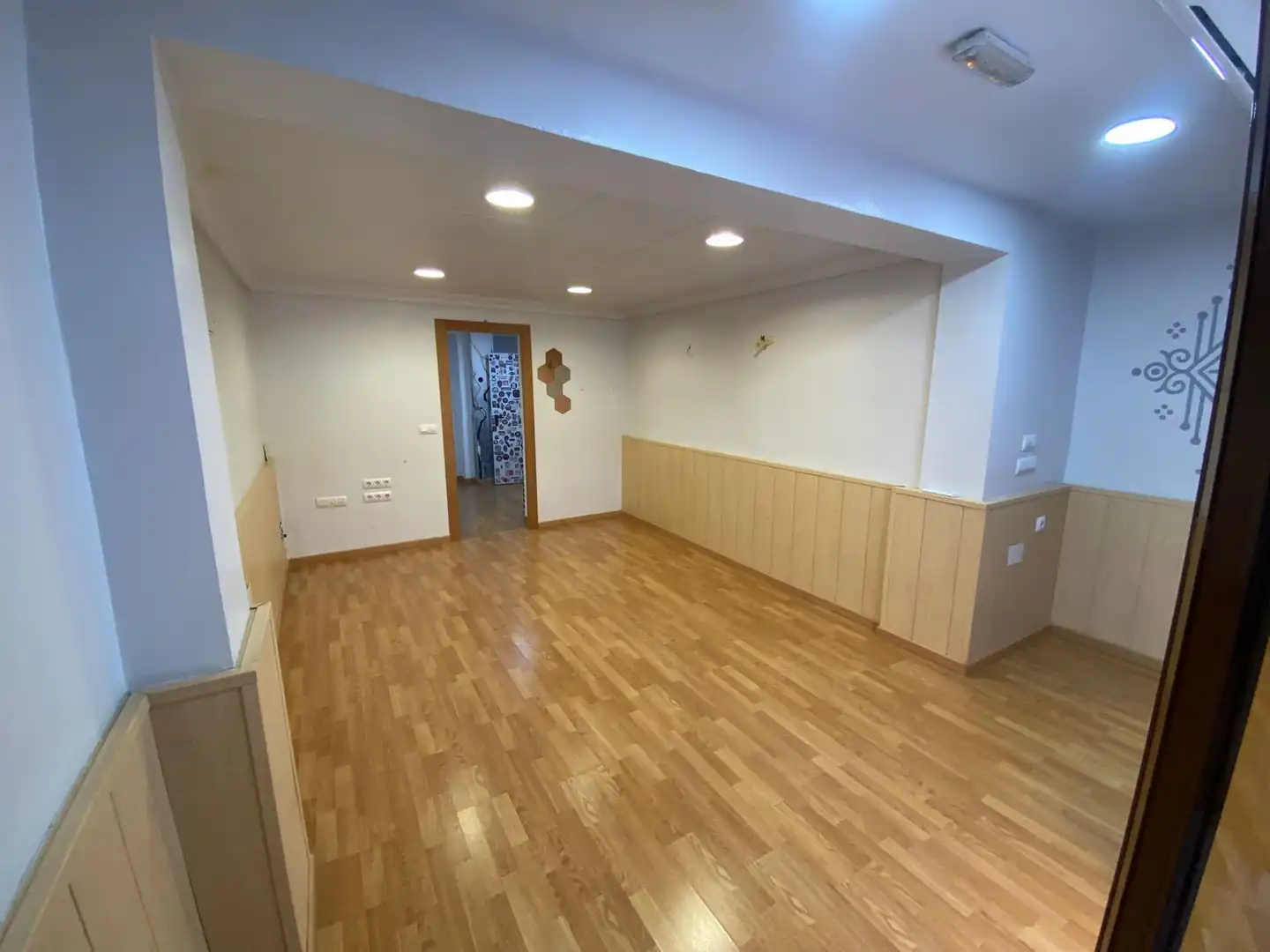 Local de lloguer a Madrid, 6, La Fama