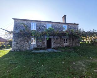 Vista exterior de Casa o xalet en venda en Silleda amb Parquet, Traster i Moblat