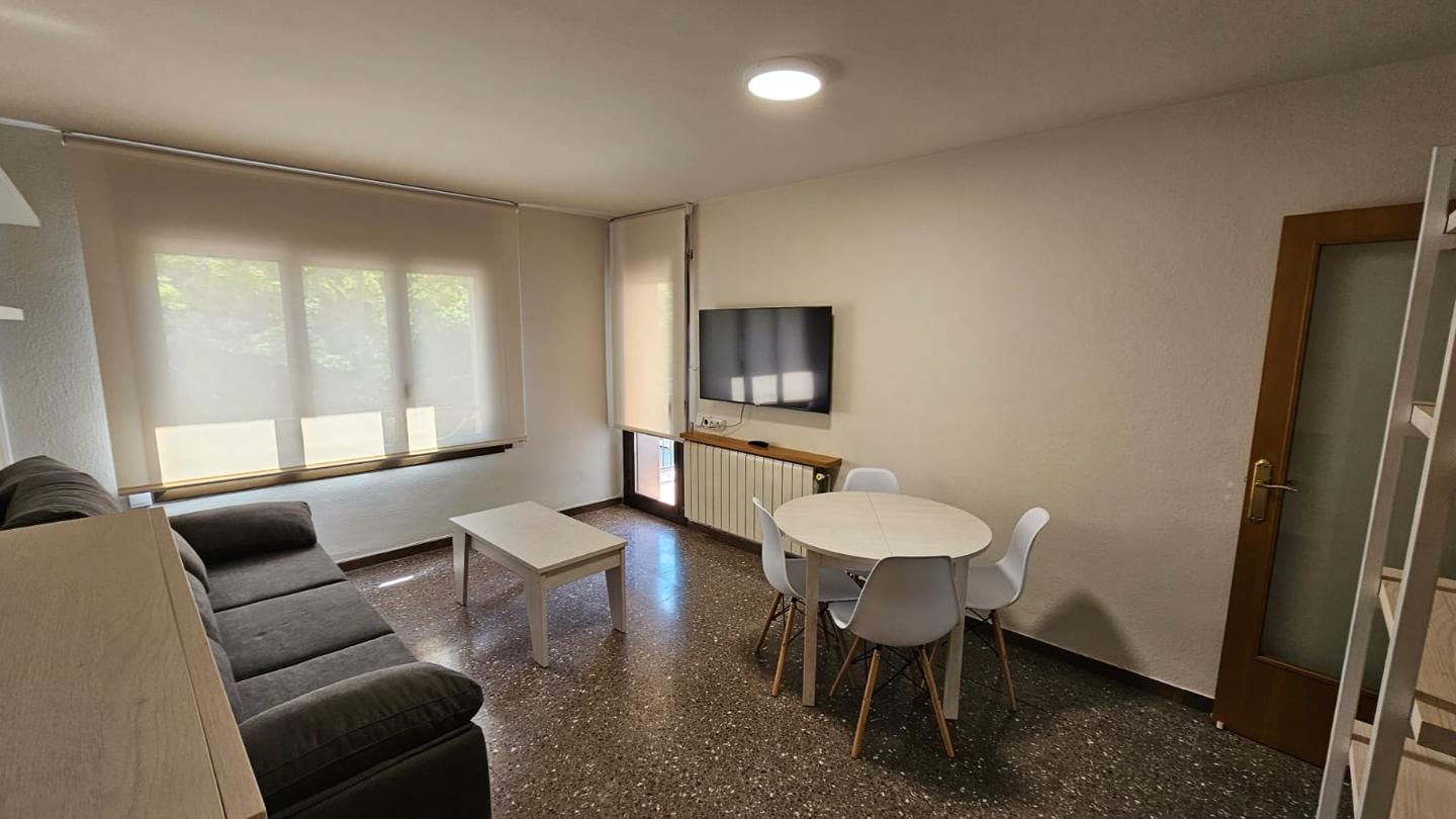 Sala d'estar de Pis per a compartir en Terrassa amb Calefacció, Moblat i Balcó