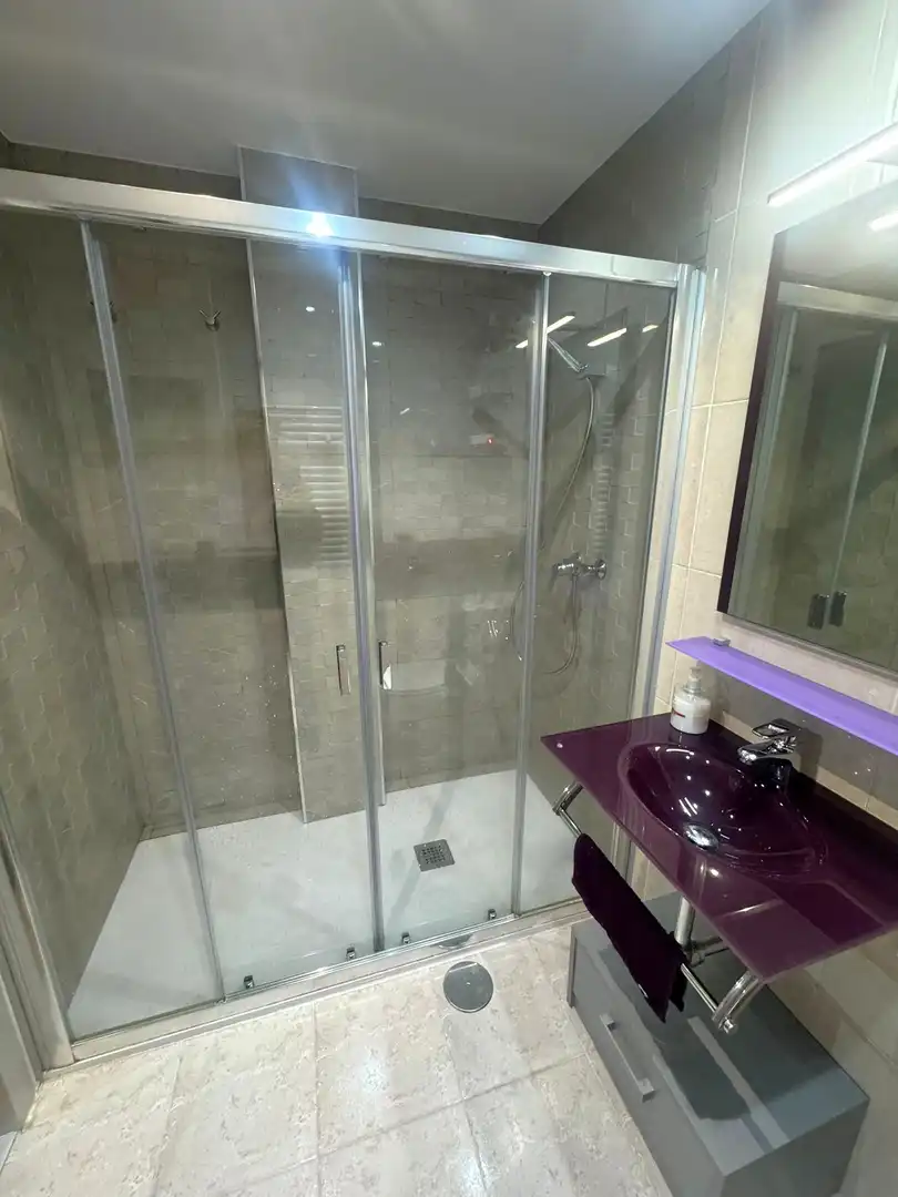 Badezimmer von Wohnung zum Verkauf in Madrid mit Klimaanlage, Heizung und Terrasse