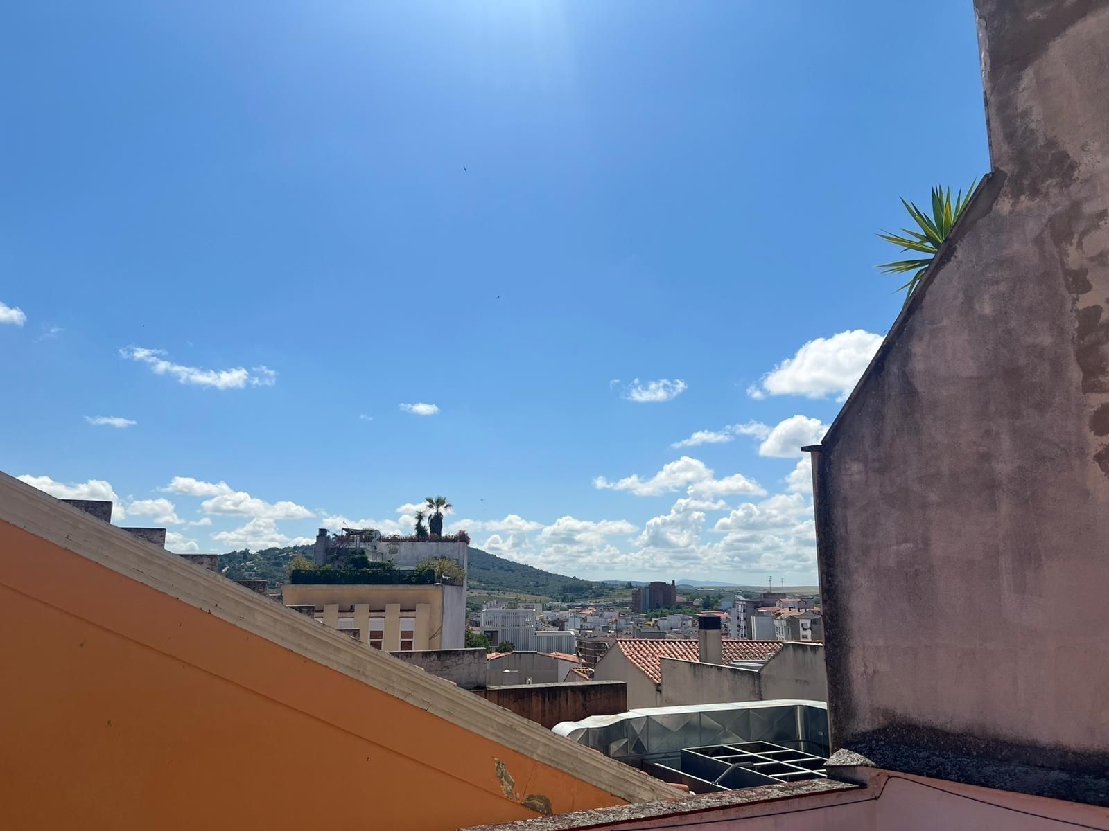 Vista exterior de Edifici en venda en Cáceres Capital