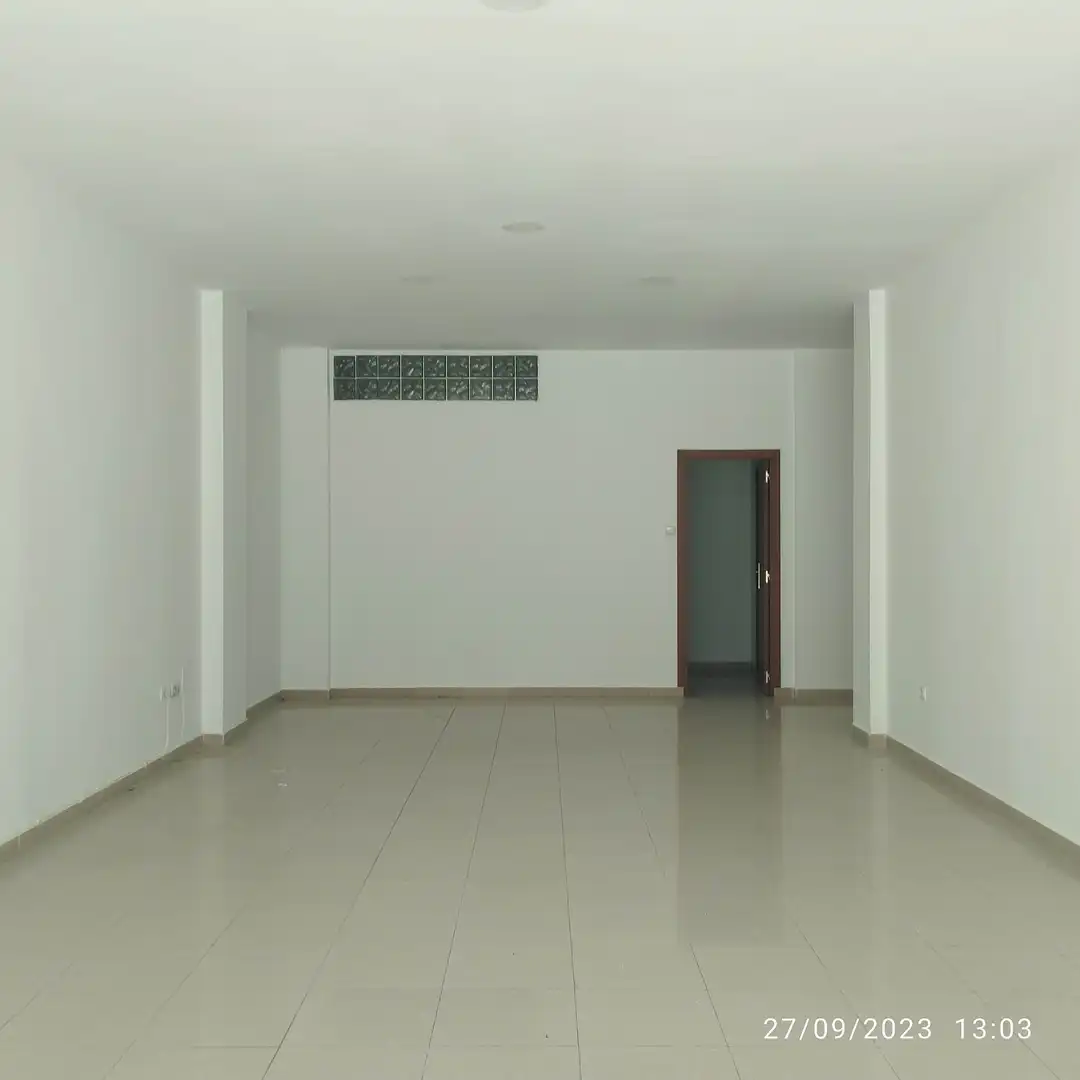 Gewerbefläche zur Miete in Calle Adolfo Vila Valencia 23, imagen 3