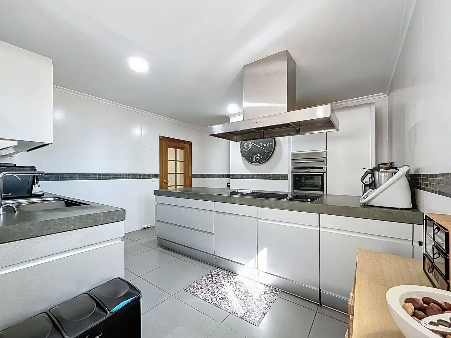 Cocina de Casa o chalet en venta en La Nucia con Jardín privado, Terraza y Piscina