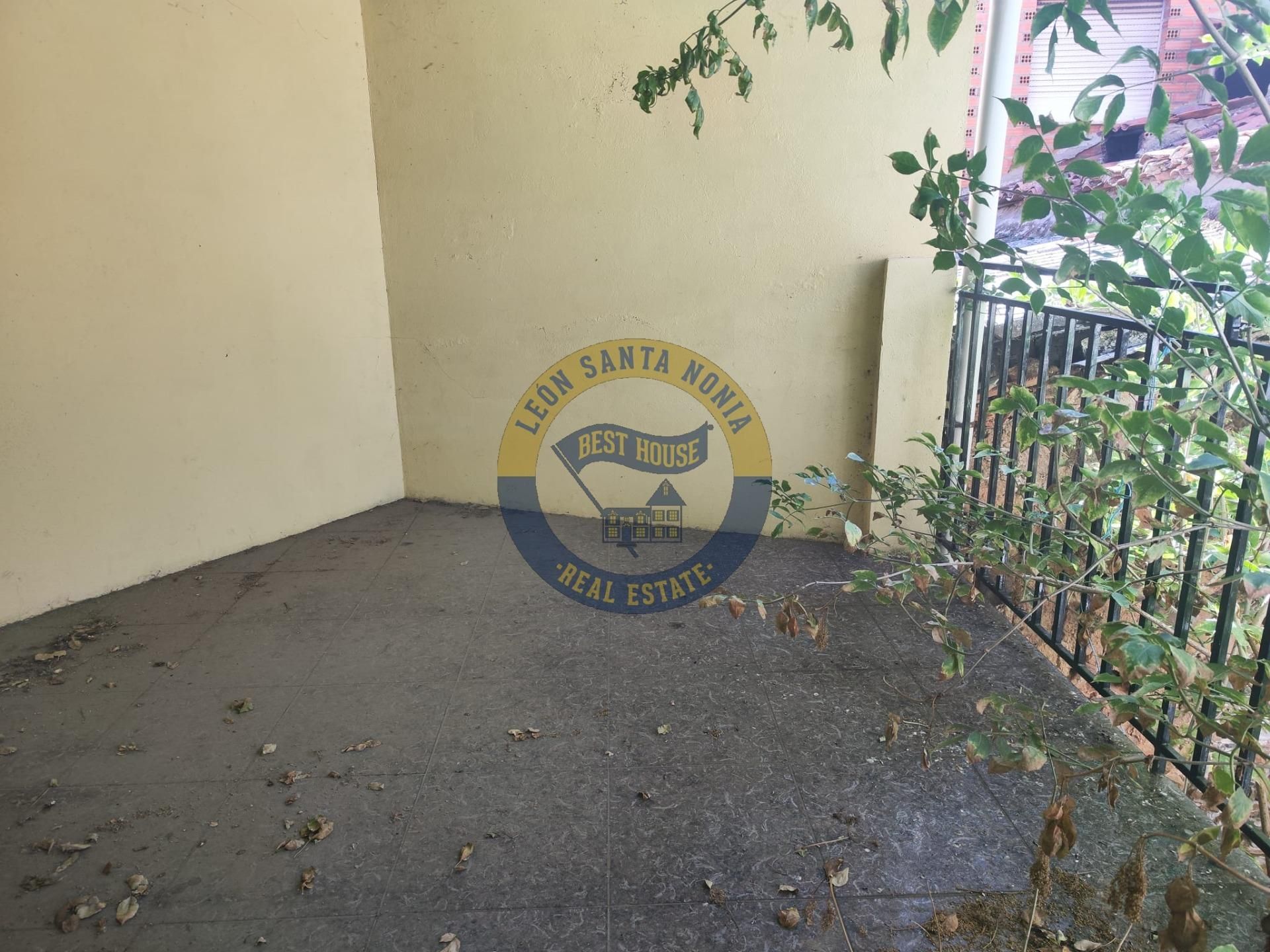 Casa o xalet en venda en Rioseco de Tapia amb Traster i Balcó