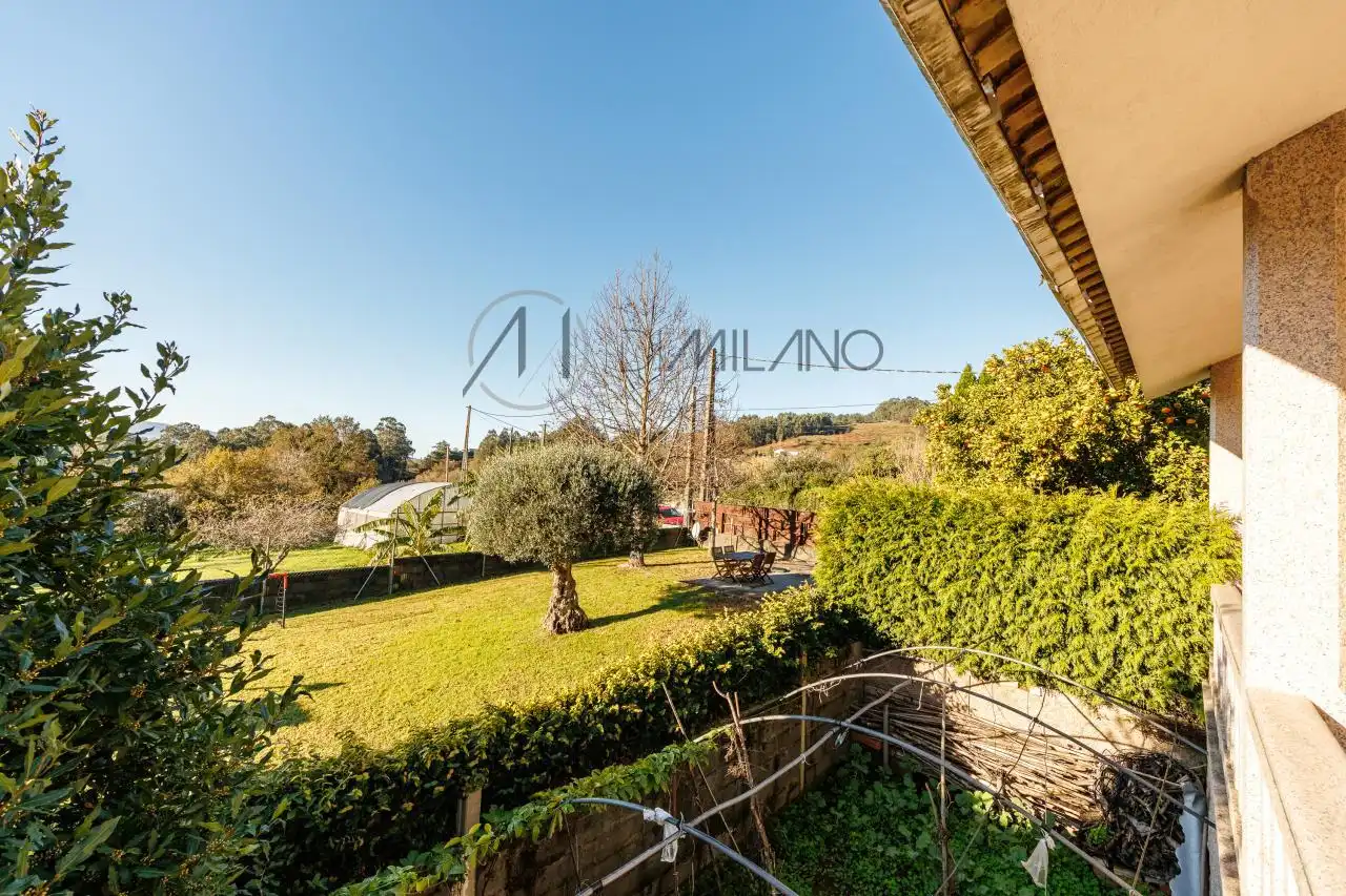 Jardí de Casa o xalet en venda en Nigrán amb Calefacció, Jardí privat i Terrassa
