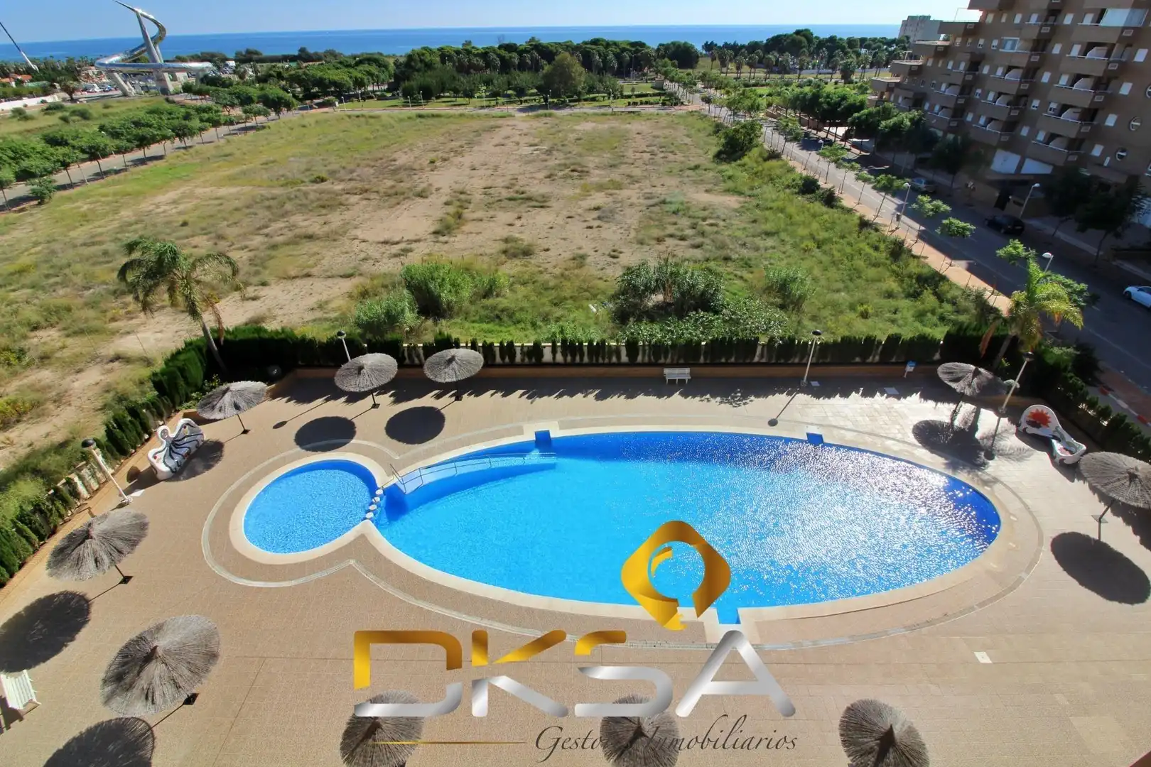 Swimming pool of Apartments for rent in Oropesa del Mar / Orpesa  with Air Conditioner, Heating and Private garden