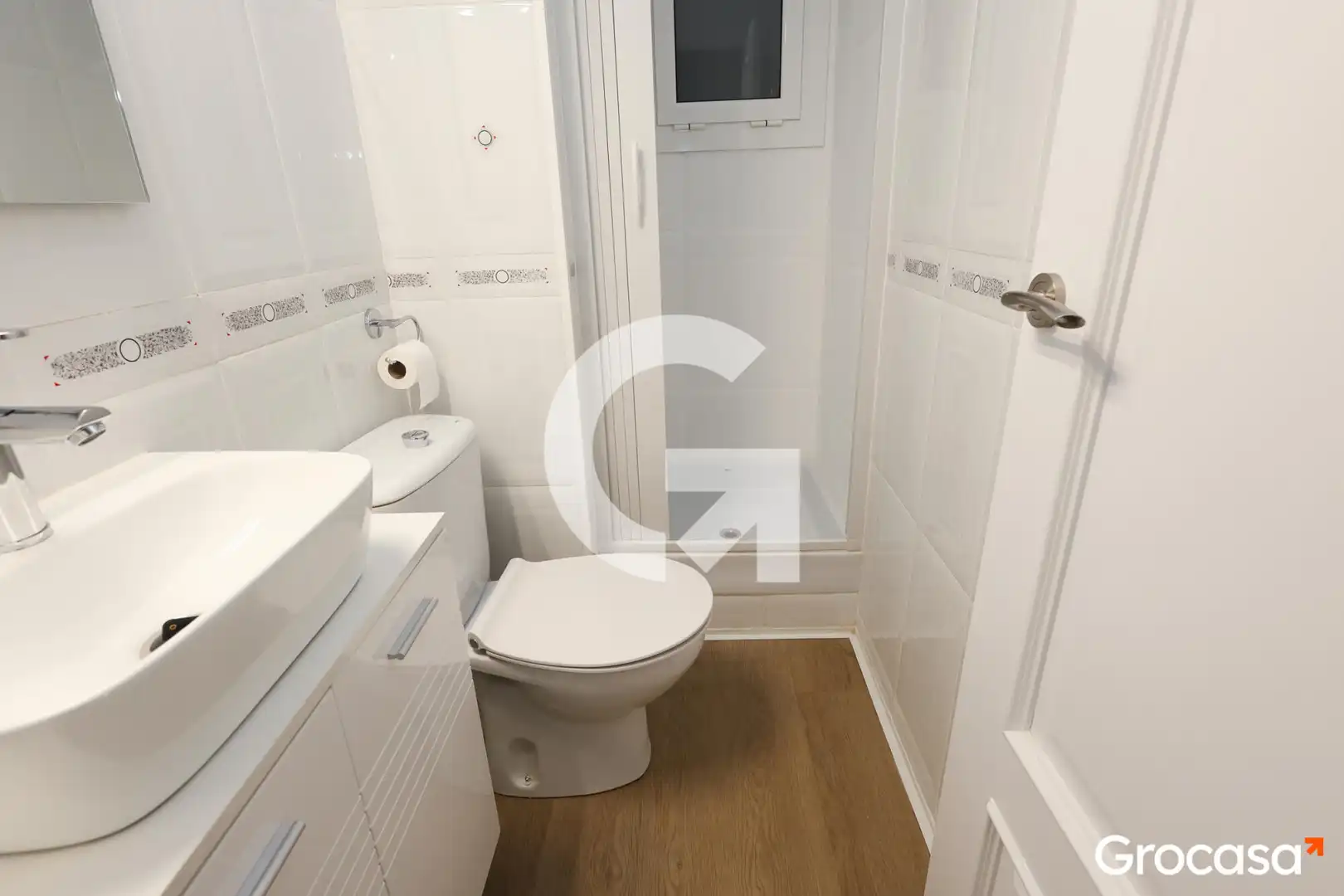Baño de Piso en venta en L'Hospitalet de Llobregat con Aire acondicionado, Calefacción y Horno