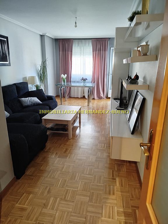 Sala de estar de Piso en venta en Salamanca Capital con Calefacción y Terraza