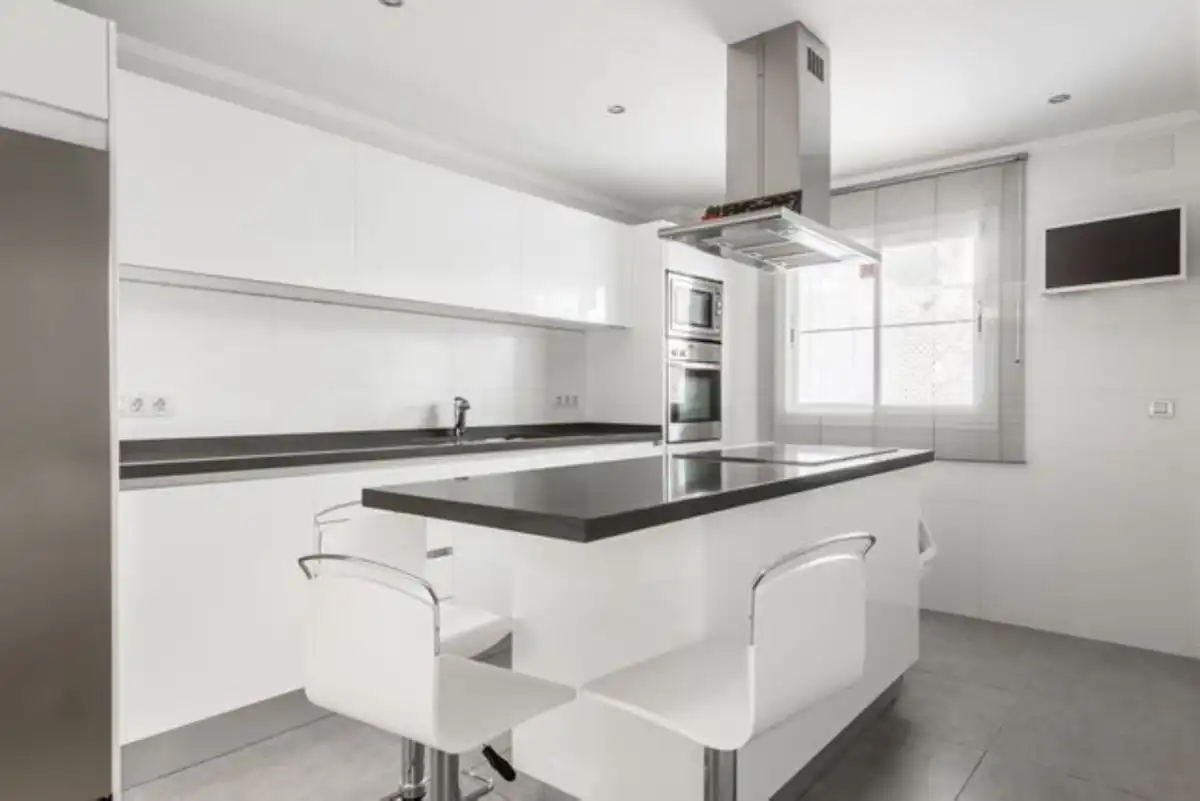 Cocina de Apartamento de alquiler en Marbella con Aire acondicionado, Terraza y Amueblado