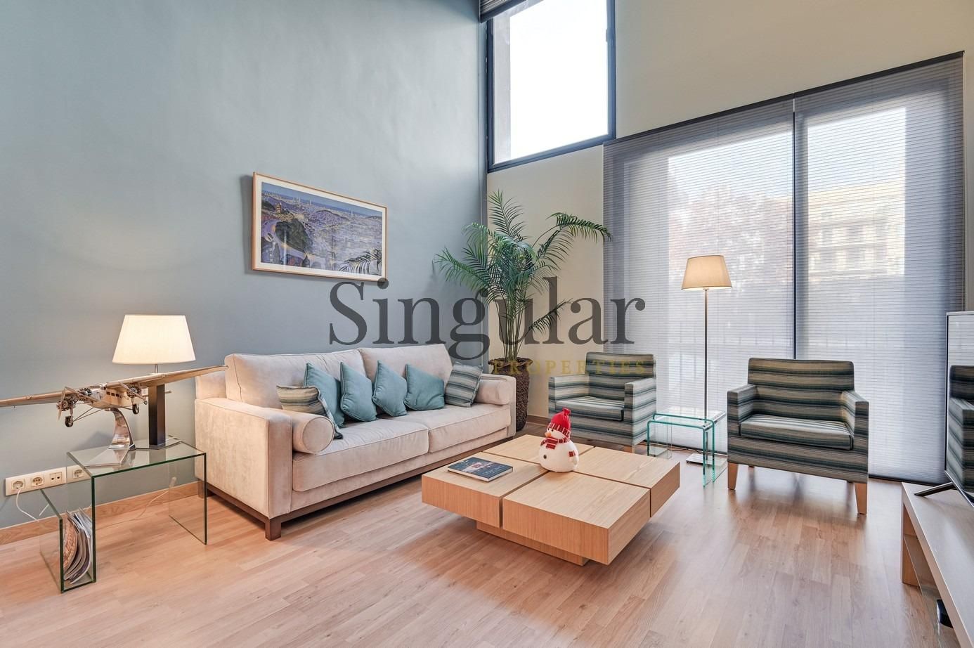 Wohnzimmer von Maisonette zum Verkauf in  Barcelona Capital mit Klimaanlage, Parkett und Alarm