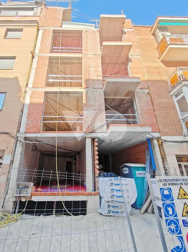 Vista exterior de Apartamento en venta en Madrid con Calefacción y Trastero