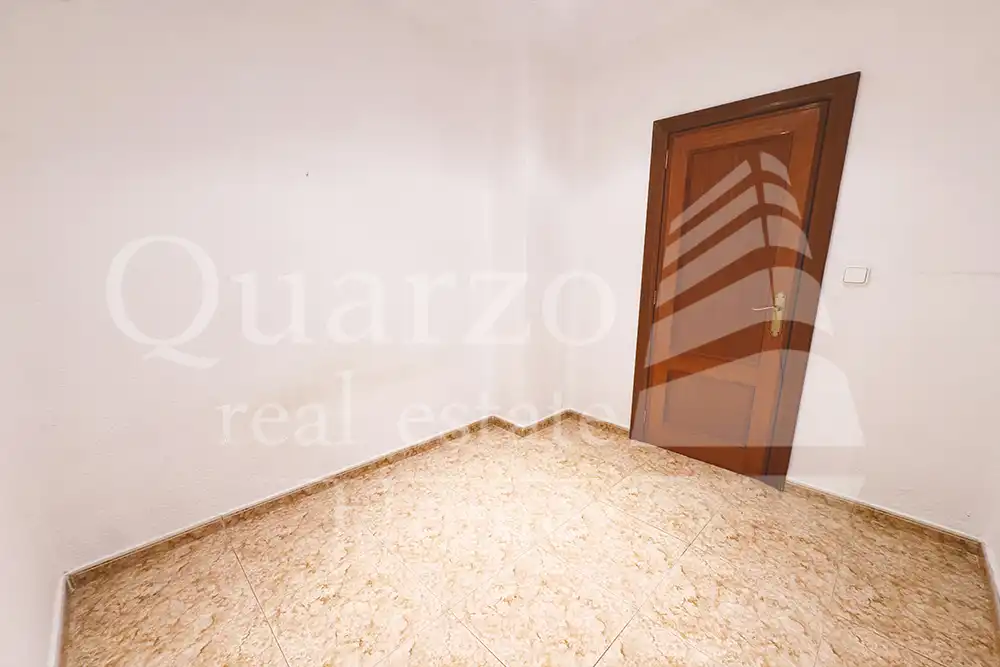 Habitación de Piso en venta en Valencia con Calefacción y Balcón