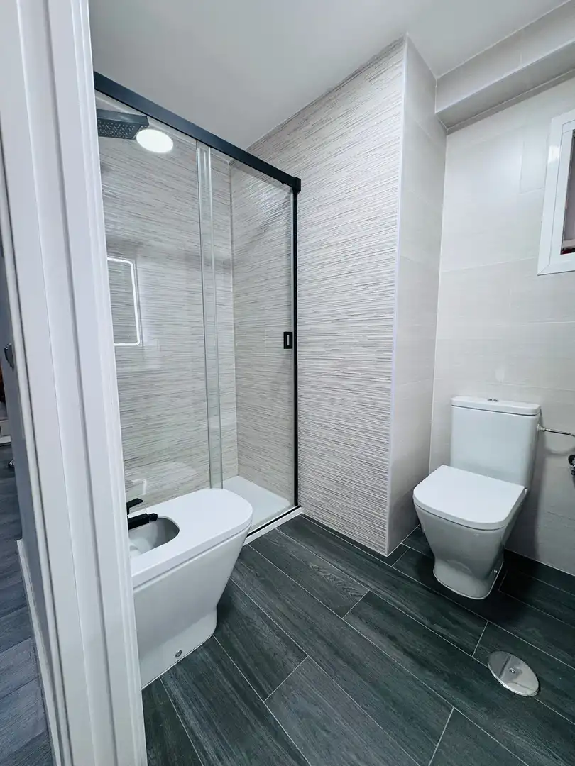 Baño de Piso en venta en Málaga con Aire acondicionado, Calefacción y Terraza