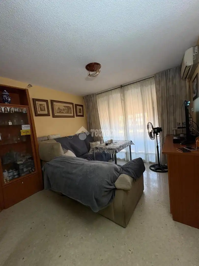 Bedroom of Flat for sale in Sevilla  with Air Conditioner and Balcony