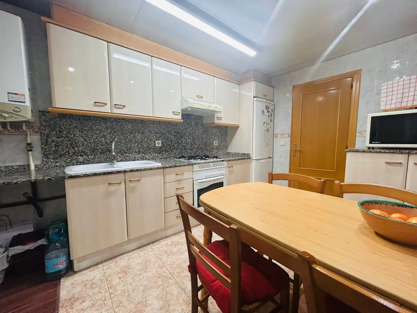 Cocina de Piso en venta en Sant Andreu de la Barca con Aire acondicionado, Calefacción y Terraza