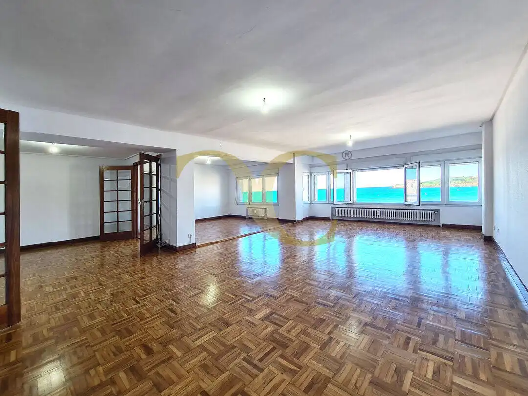 Sala d'estar de Pis en venda en Gijón  amb Calefacció i Terrassa