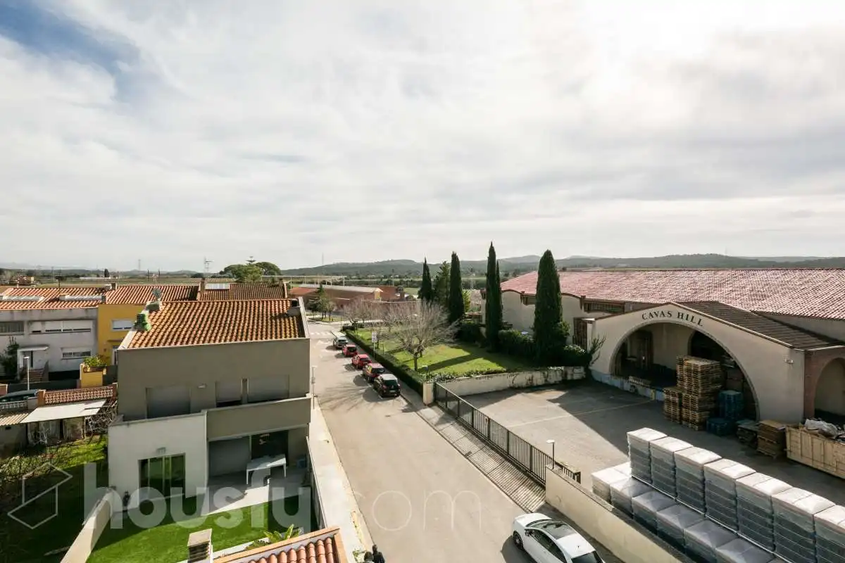 Vista exterior de Casa o xalet en venda en Olèrdola amb Terrassa, Traster i Piscina