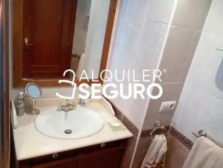 Baño de Piso de alquiler en Vitoria - Gasteiz con Calefacción y Amueblado