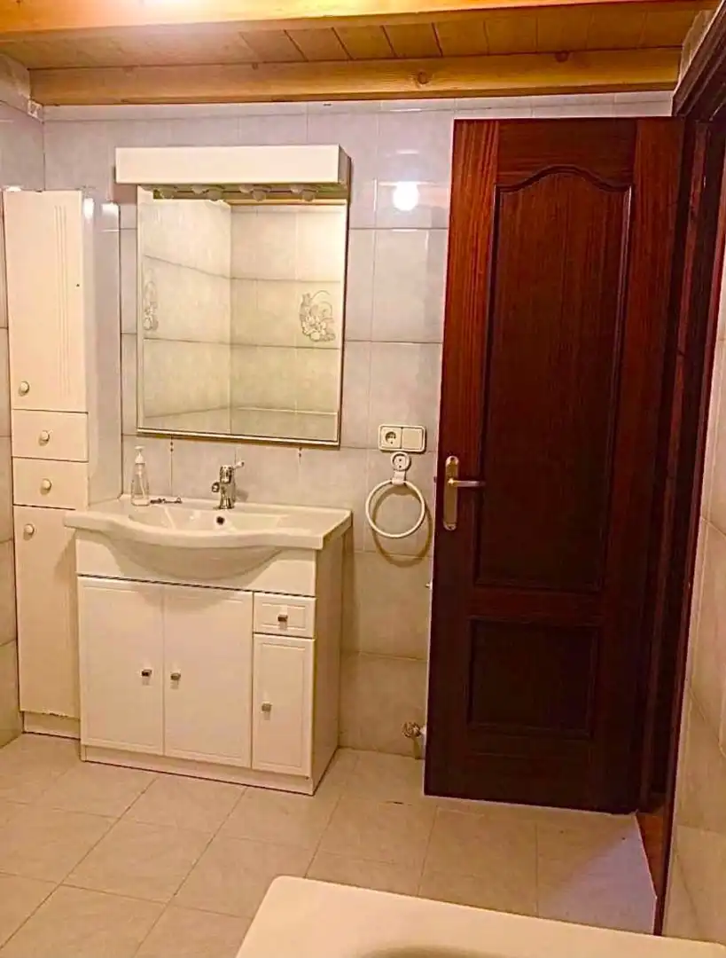 Bany de Casa o xalet de lloguer en Arenas de Iguña amb Calefacció, Parquet i Terrassa
