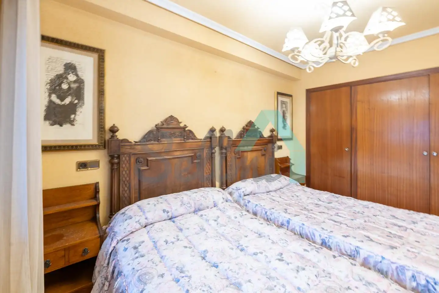 Habitación de Piso en venta en Oviedo  con Calefacción, Parquet y Terraza