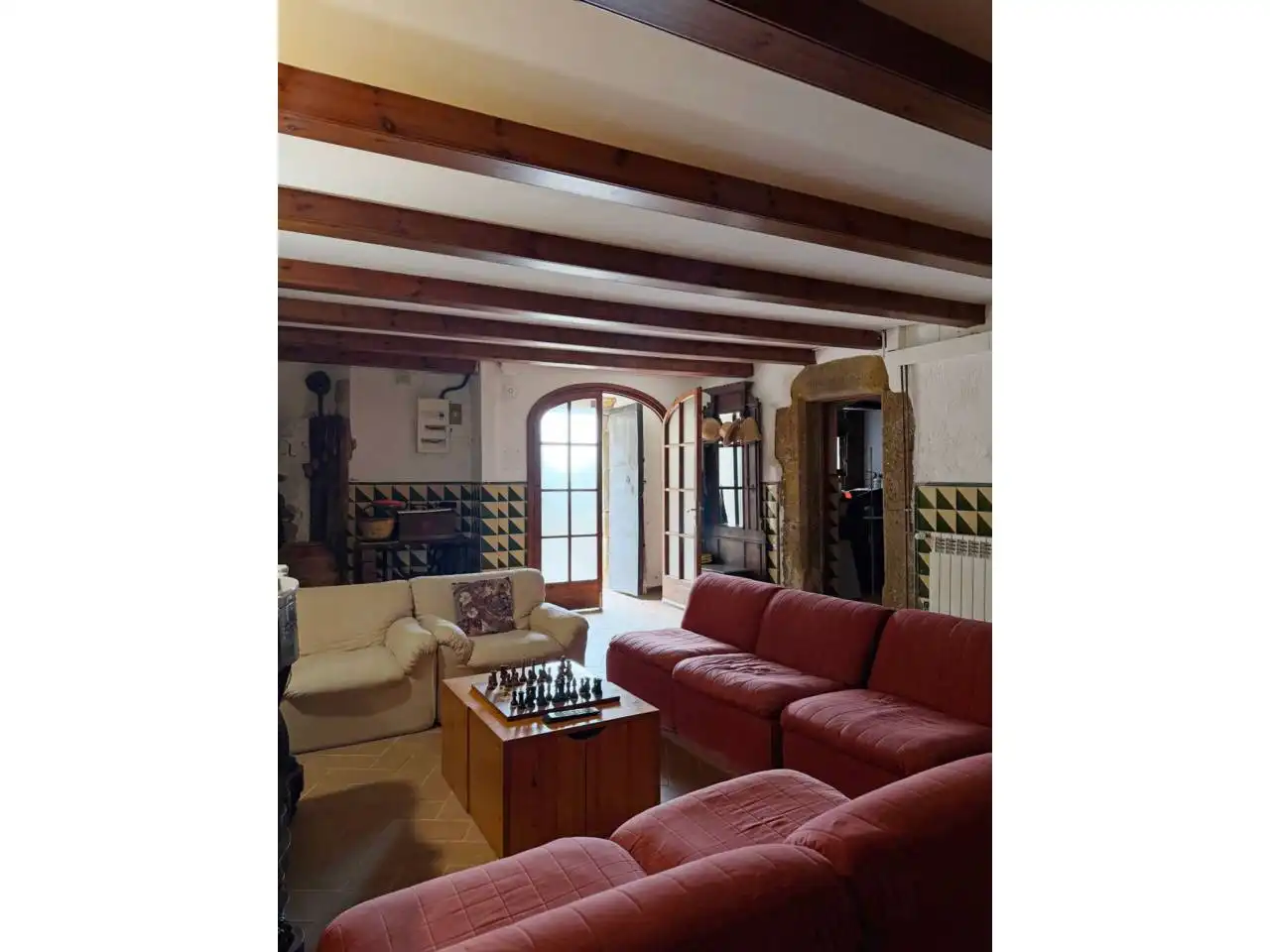 Sala d'estar de Finca rústica en venda en La Tallada d'Empordà amb Aire condicionat, Calefacció i Jardí privat