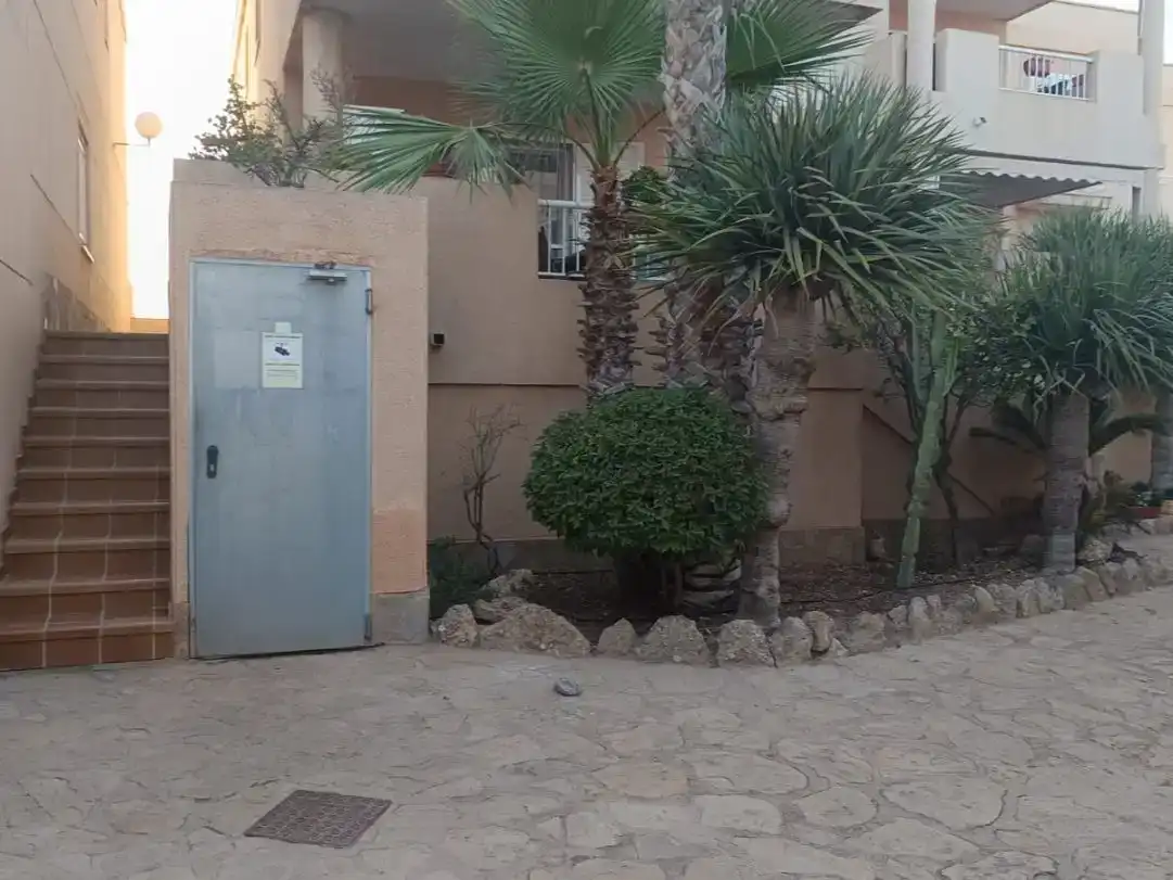 Vista exterior de Dúplex de alquiler en Garrucha con Aire acondicionado, Piscina y Amueblado