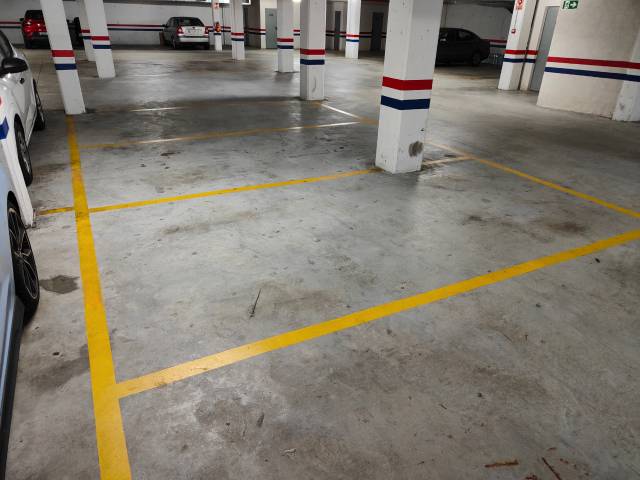 Garaje en Alquiler en Plaza Virxen de Guadalupe en Rianxo