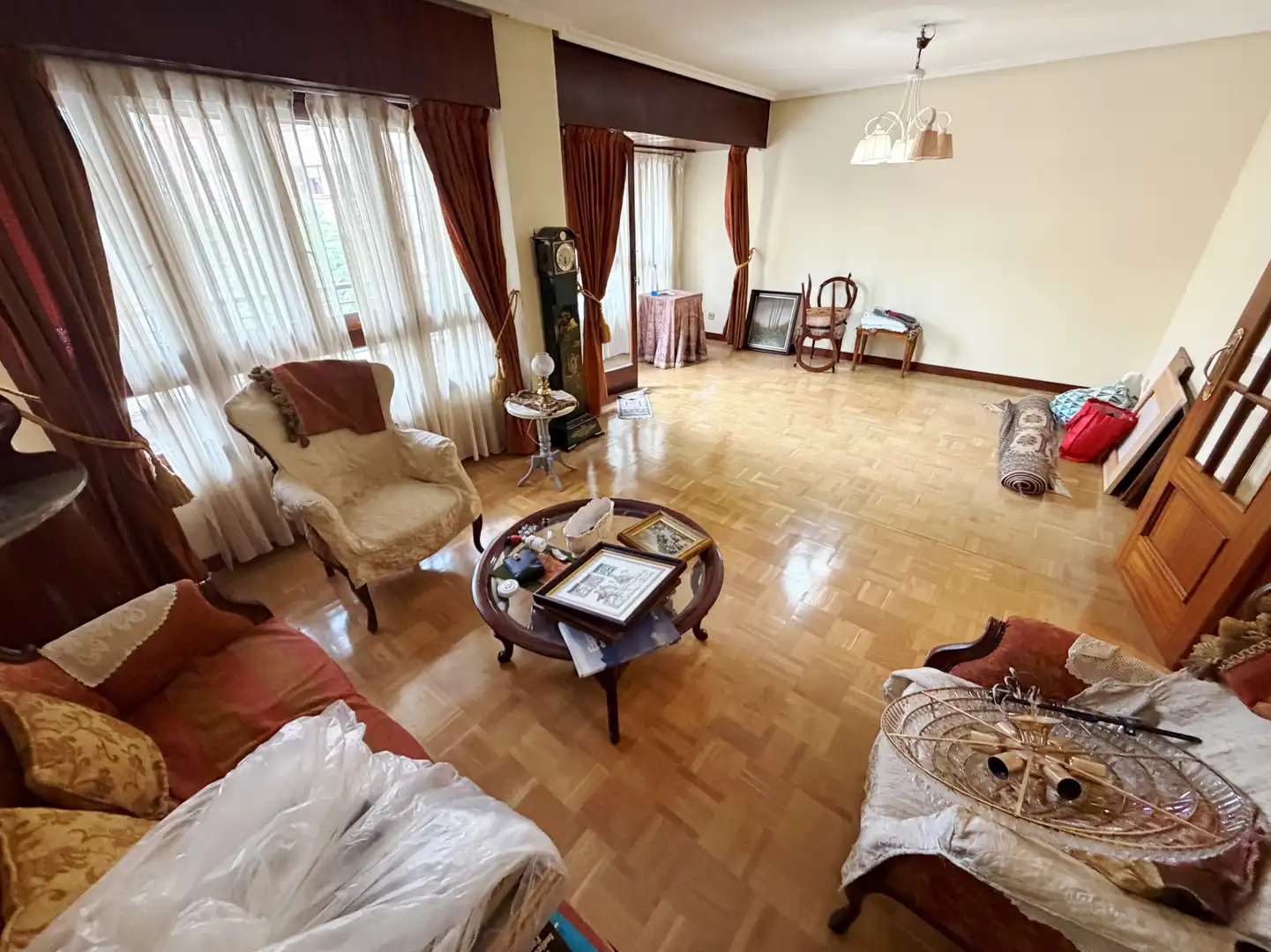 Sala d'estar de Pis en venda en Avilés amb Calefacció, Parquet i Terrassa