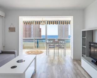 Dormitori de Apartament de lloguer en Benidorm amb Aire condicionat i Balcó