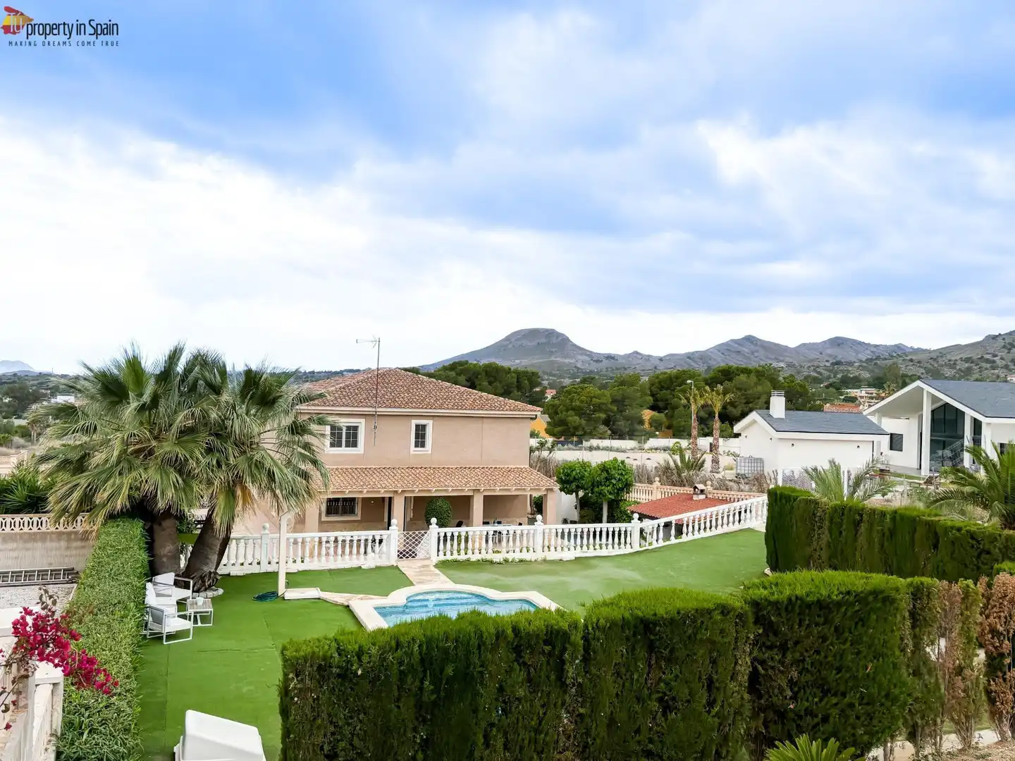 Vista exterior de Casa o xalet de lloguer en Alicante / Alacant amb Jardí privat, Traster i Piscina