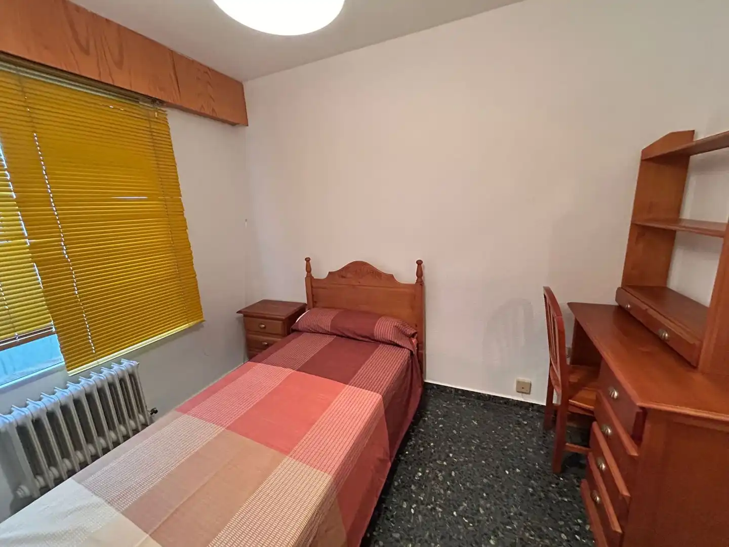 Habitación de Piso de alquiler en Albacete con Calefacción, Parquet y Balcón