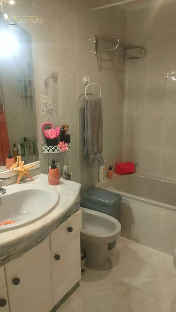 Bathroom of Flat for sale in Mislata  with Air Conditioner, Terrace and Furnished