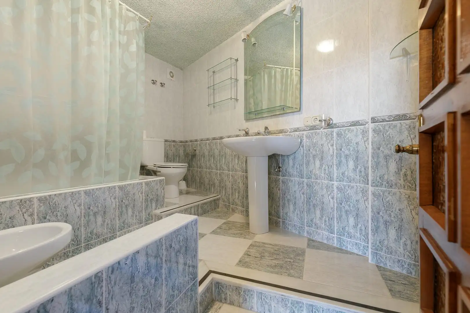 Bathroom of Houses for sale in Almuñécar  with Air Conditioner, Private garden and Terrace
