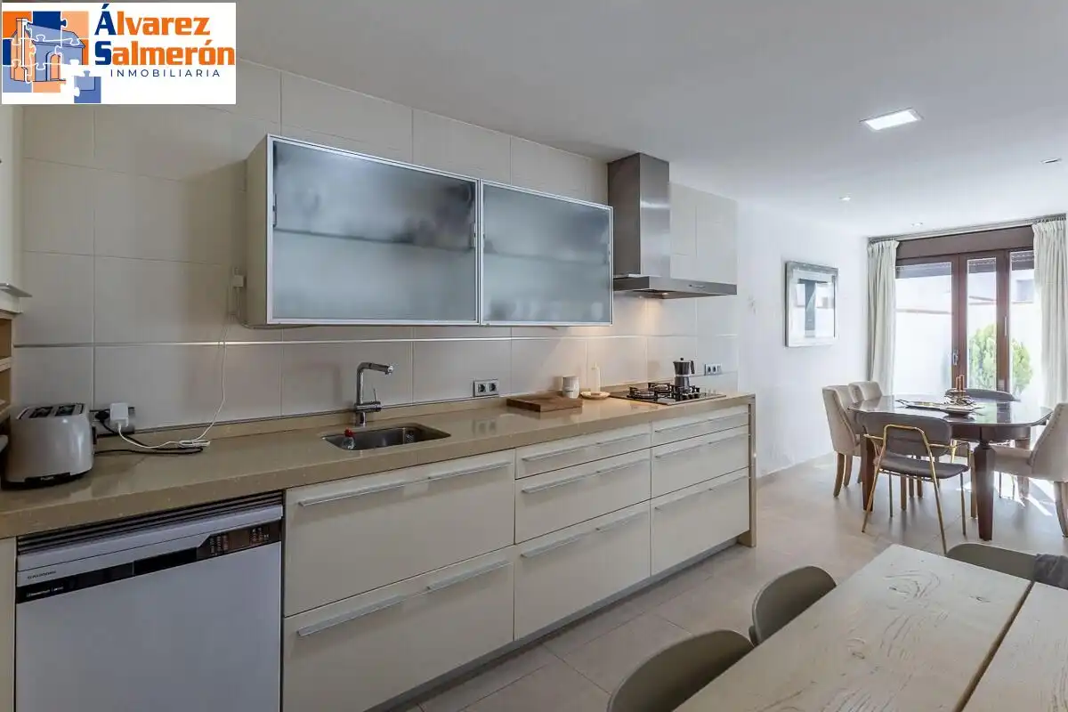 Kitchen of Houses for sale in Huétor Vega  with Air Conditioner, Heating and Terrace