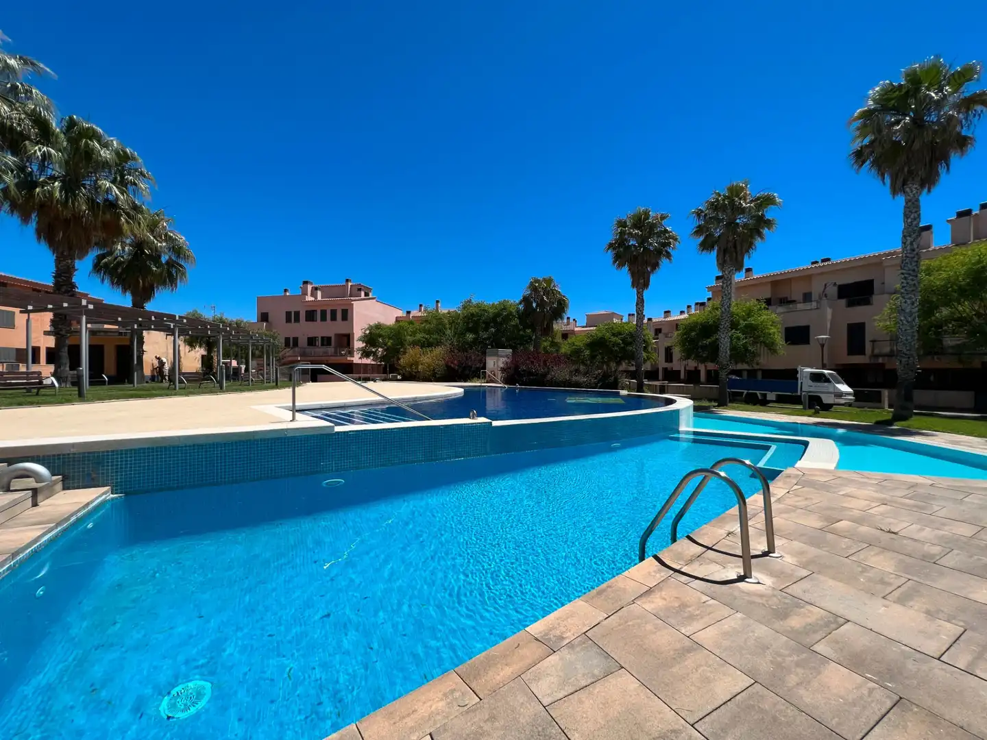 Piscina de Casa adosada en venta en Reus con Aire acondicionado, Calefacción y Jardín privado