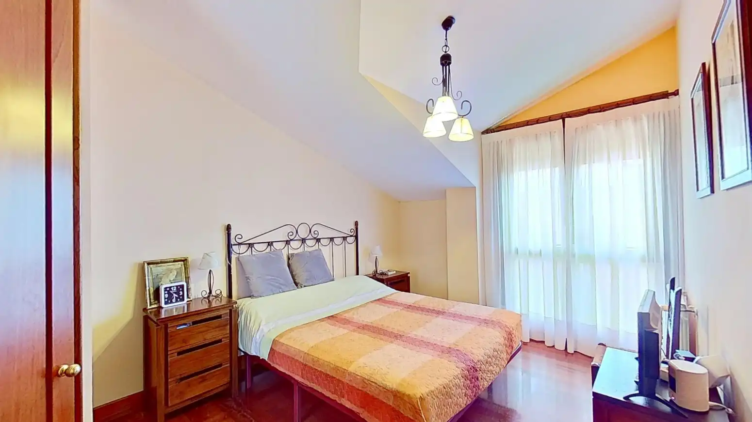 Dormitori de Casa adosada en venda en Suances amb Calefacció, Jardí privat i Parquet