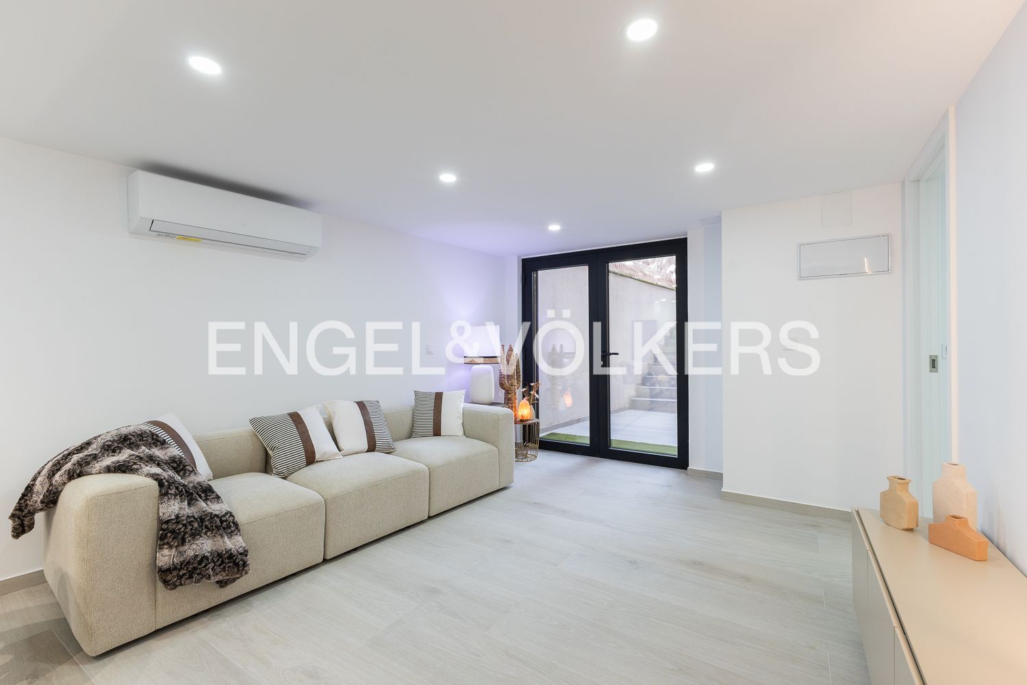 Casa adosada de lloguer a Carrer del Perú, Zona Avenida Alta - Auditorio