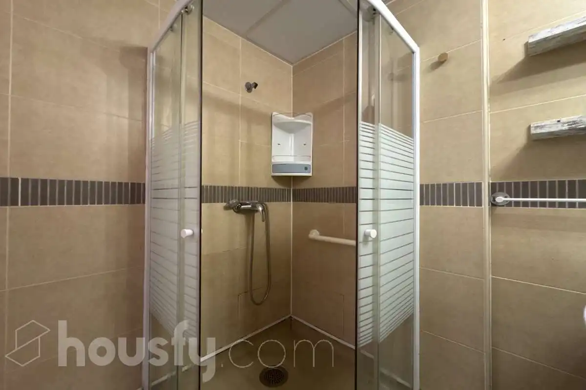 Baño de Piso de alquiler en Villalbilla con Aire acondicionado, Parquet y Trastero