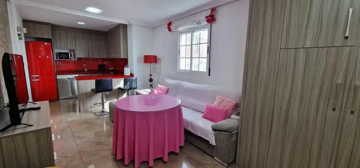 Sala d'estar de Casa adosada en venda en Totana amb Aire condicionat, Moblat i Balcó