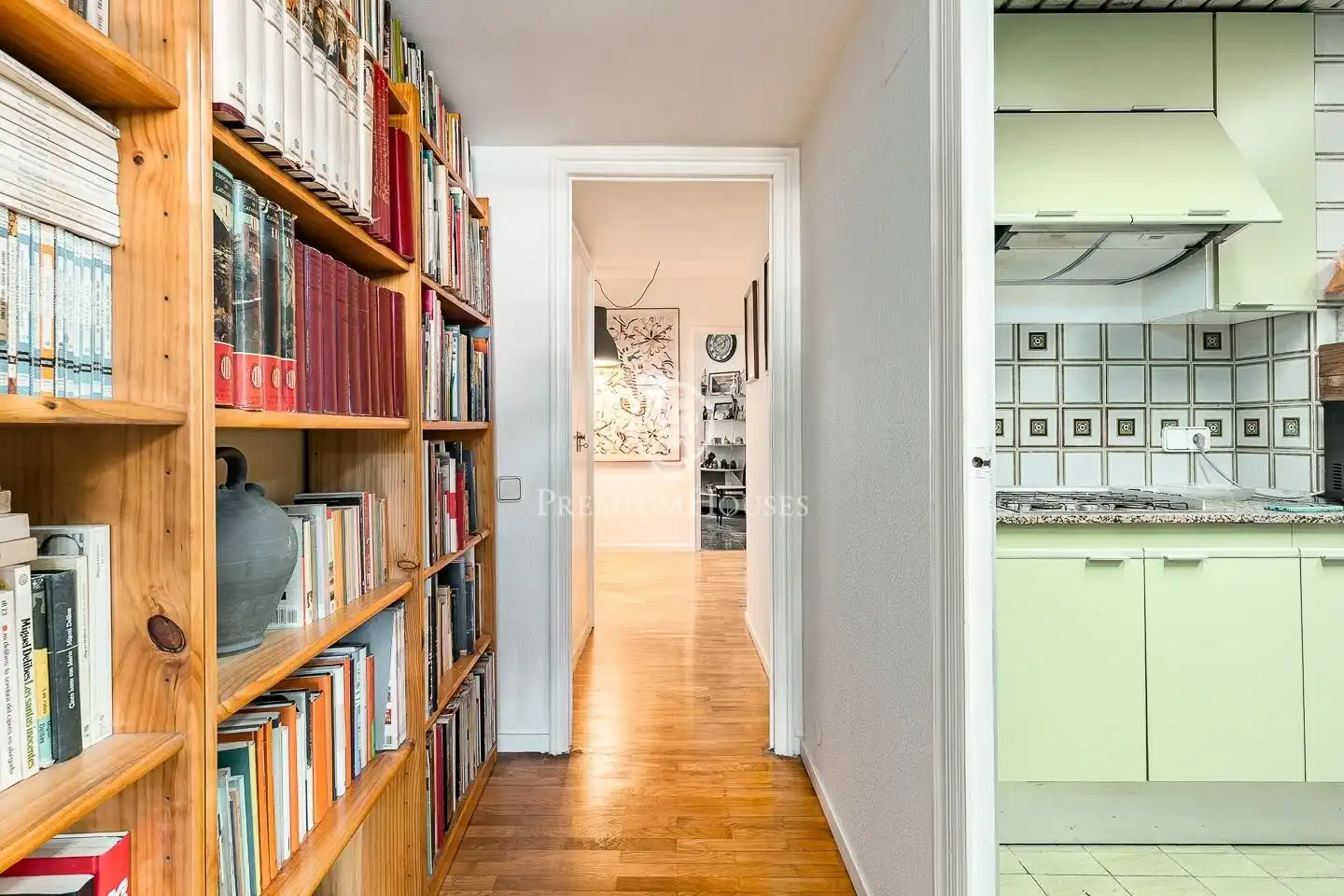 Piso en venta en Barcelona con Calefacción, Terraza y Balcón