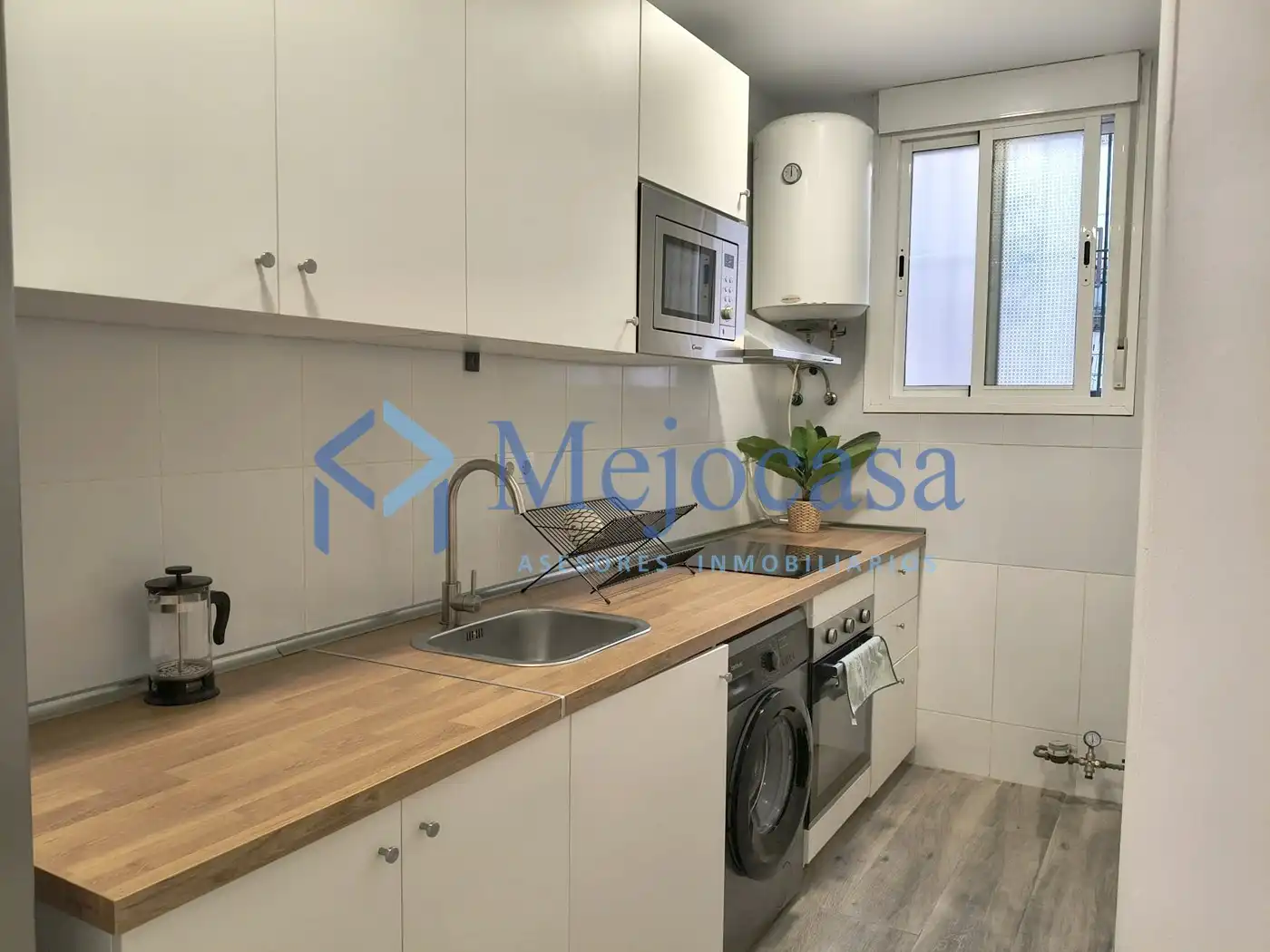 Cuina de Apartament en venda en Madrid amb Aire condicionat, Calefacció i Moblat