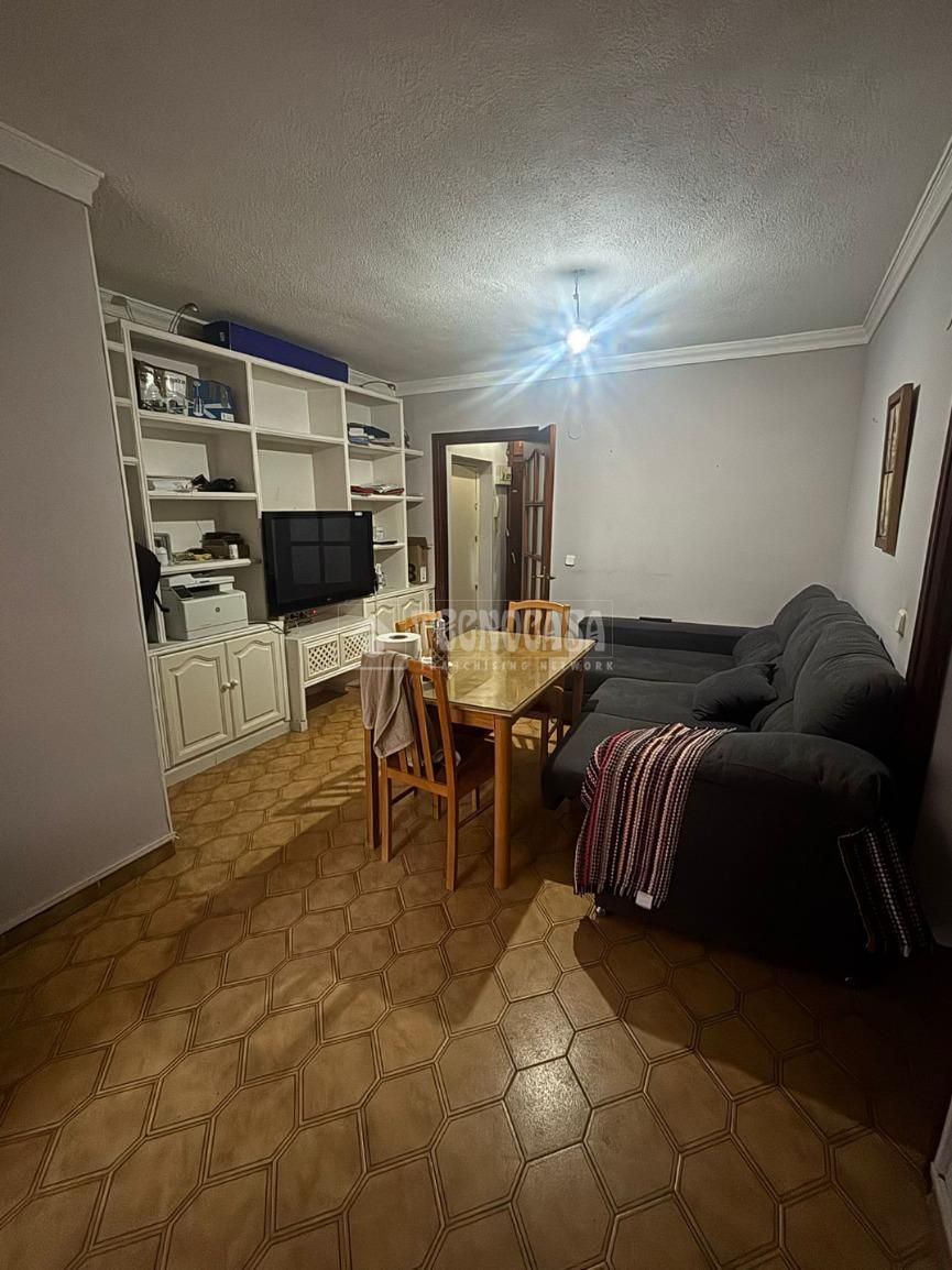 Living room of Flat for sale in  Granada Capital
