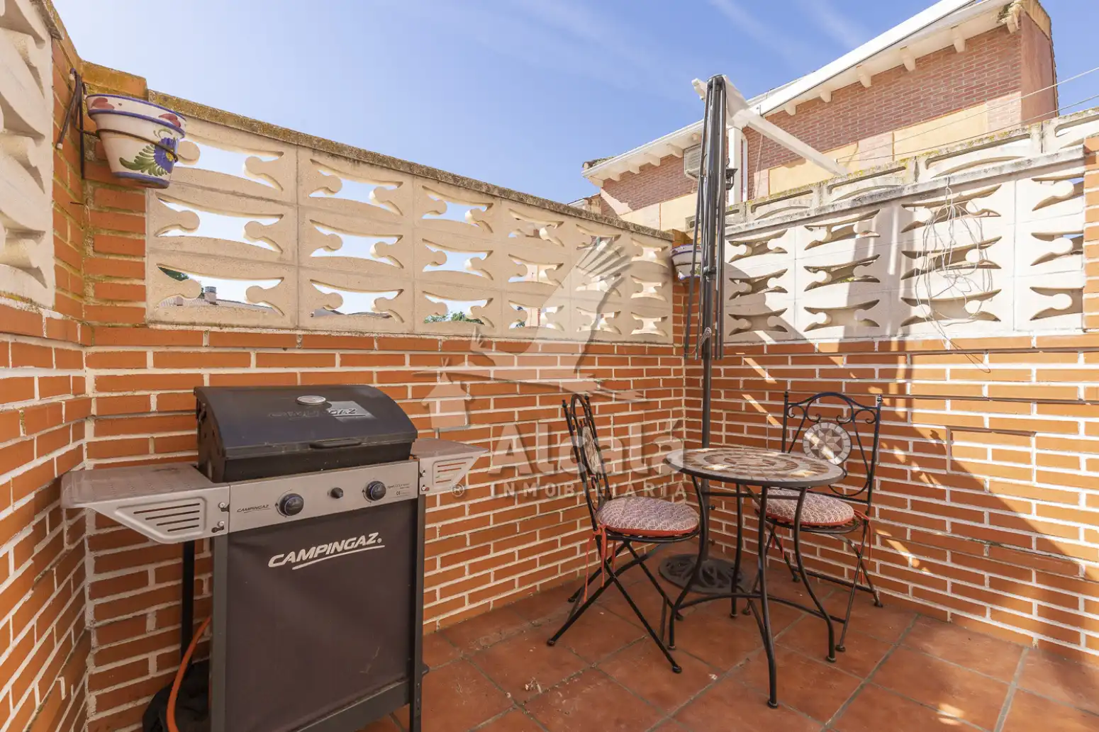 Terrassa de Casa o xalet en venda en Villanueva de la Torre amb Calefacció i Jardí privat