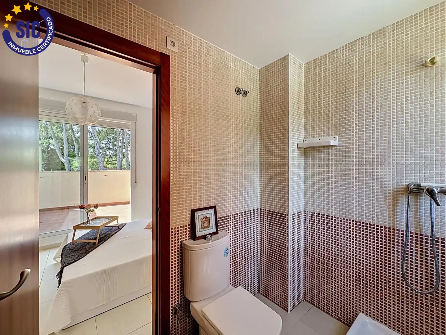 Baño de Casa adosada en venta en Serra con Jardín privado, Terraza y Piscina comunitaria