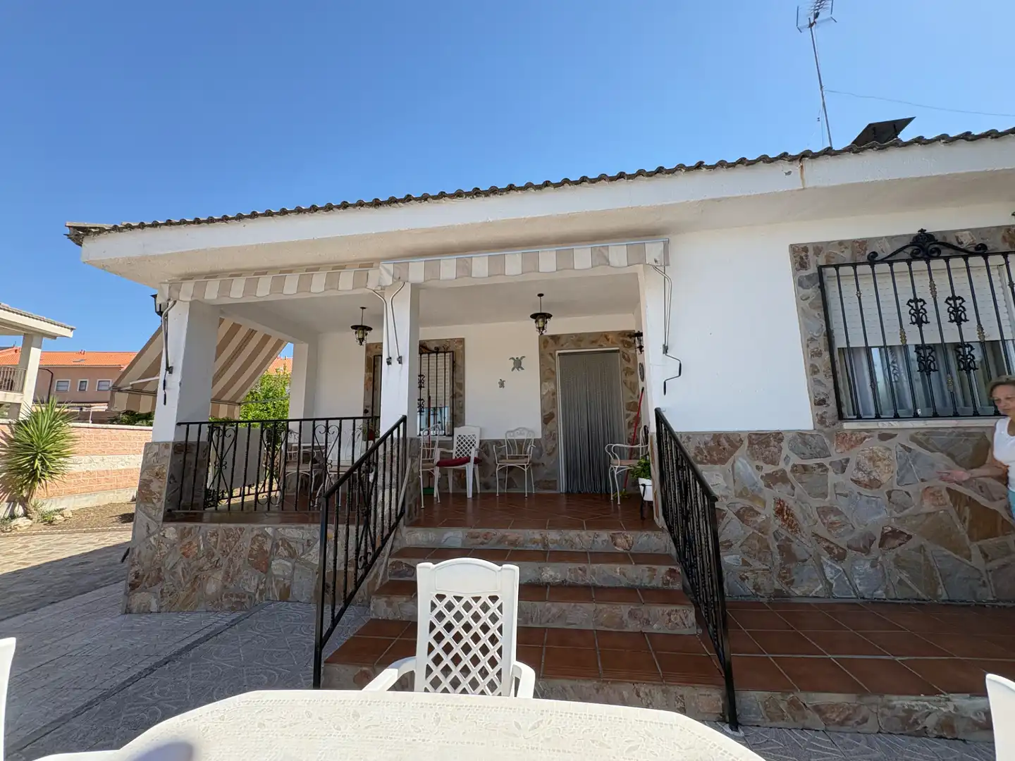 Xalet amb piscina en venda a Calle Manzanares 24