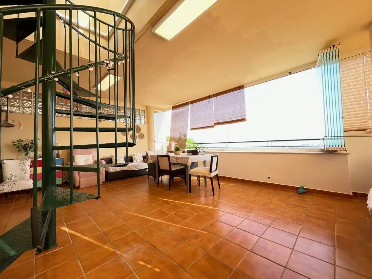 Sala de estar de Ático en venta en Casares con Aire acondicionado, Calefacción y Terraza