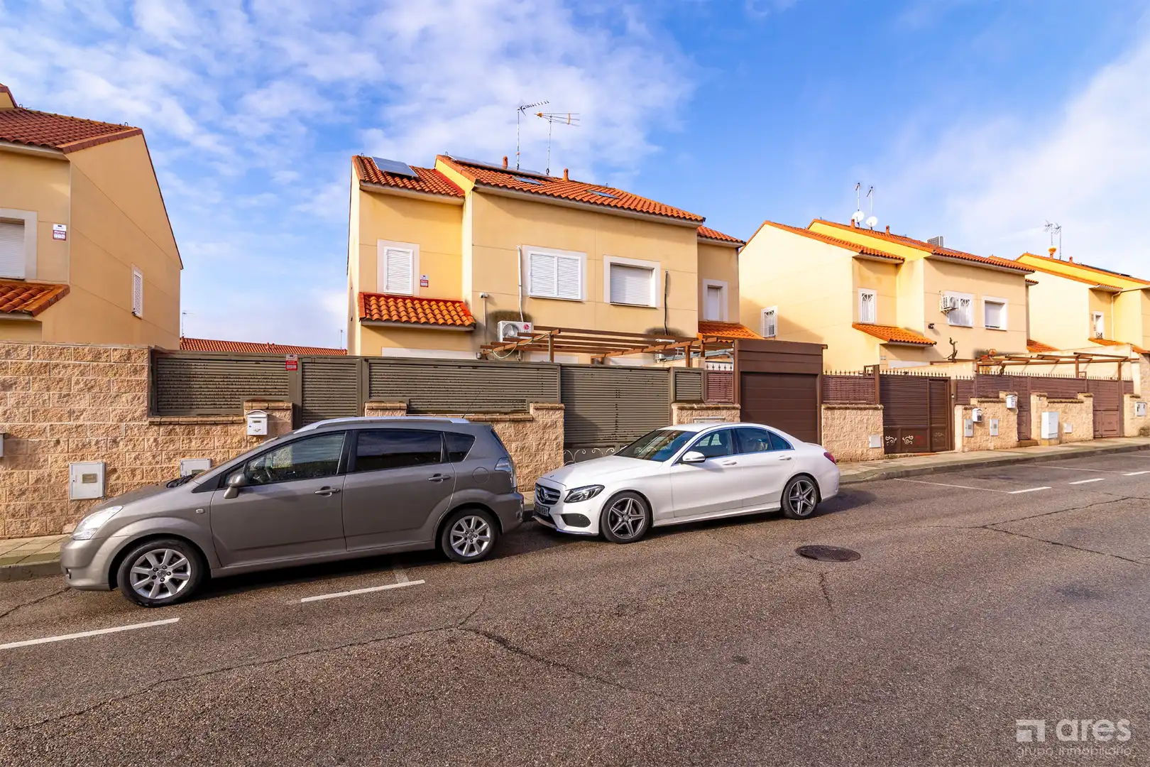 Exterior view of Detached homes for sale in El Viso de San Juan  with Air Conditioner, Heating and Private garden